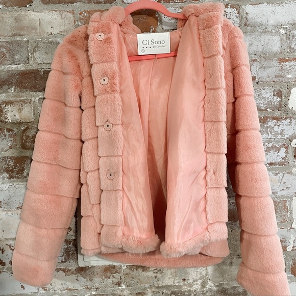 Pink fuzzy jacket - Picture 2 of 2
